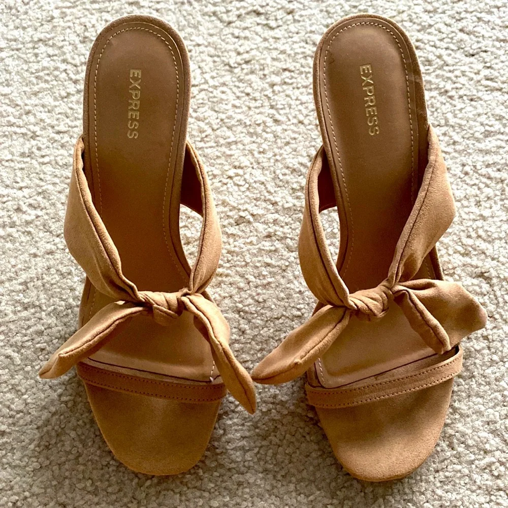 🟡 BOGO Express Sandals